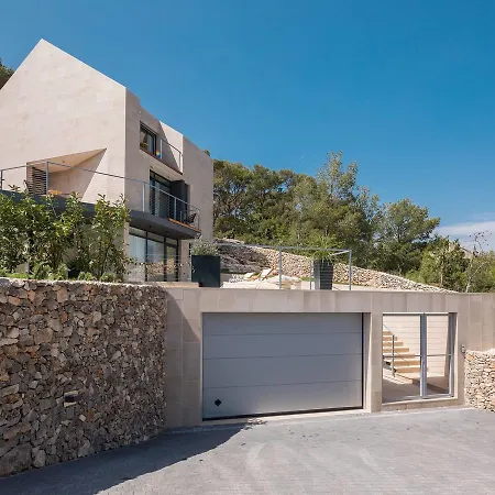 Spacious Villa With Pool In Sutivan Vila Sutivan